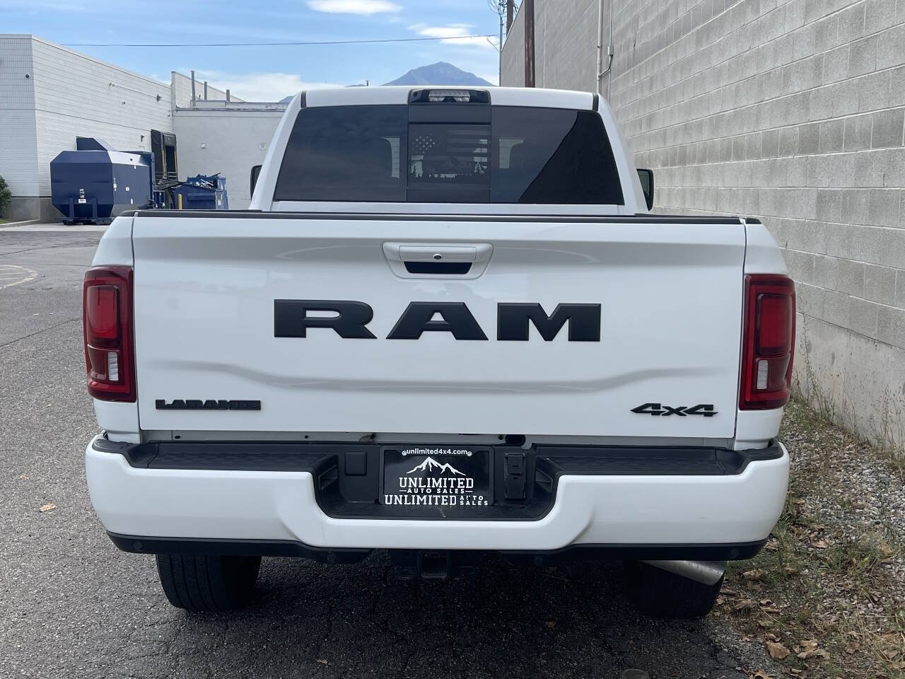 Used 2025 RAM 2500 Laramie w/ Night Edition AWD/4WD image 8