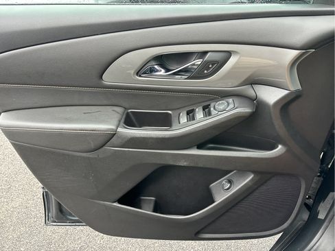 Used 2020 Chevrolet Traverse LT FWD image 22