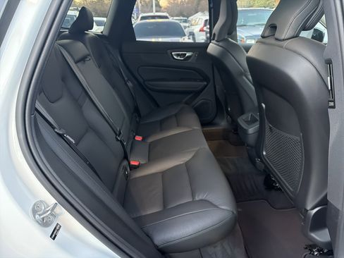 Certified 2025 Volvo XC60 B5 Plus image 33