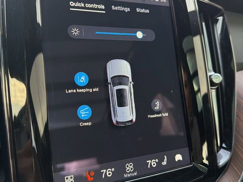 Certified 2025 Volvo XC60 T8 Plus w/ Protection Package Premier image 40