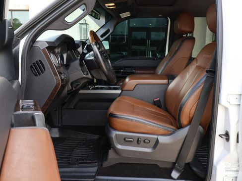 Used 2016 Ford F250 Platinum w/ FX4 Off-Road Package image 9