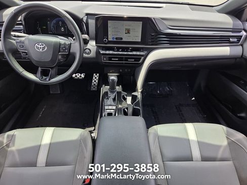 Used 2025 Toyota Camry SE FWD image 10