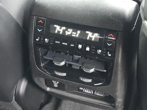 Used 2021 Jeep Grand Cherokee L Summit image 33