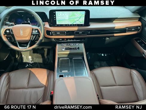 Used 2026 Lincoln Aviator Reserve AWD/4WD image 25