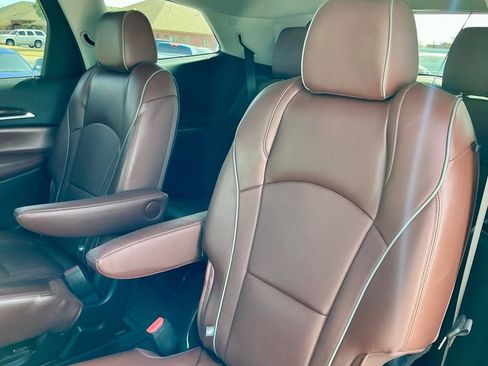 Used 2020 Buick Enclave Avenir w/ Avenir Technology Package image 28