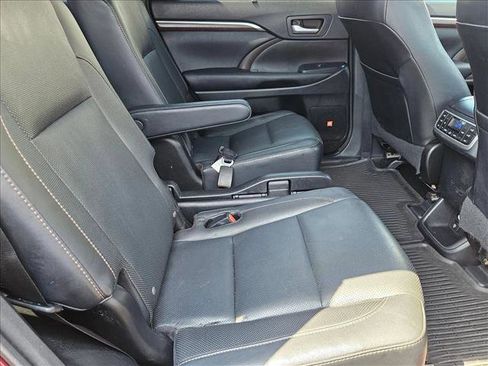 Used 2015 Toyota Highlander Limited Platinum AWD/4WD image 23