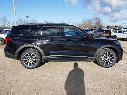 New 2026 Ford Explorer ST-Line image 3