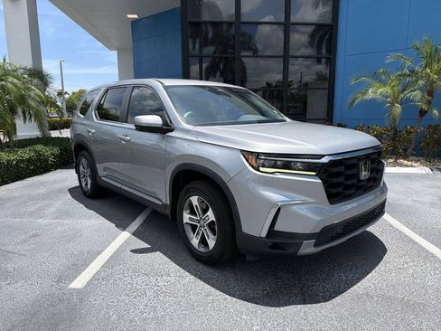 Used 2023 Honda Pilot EX-L image 2