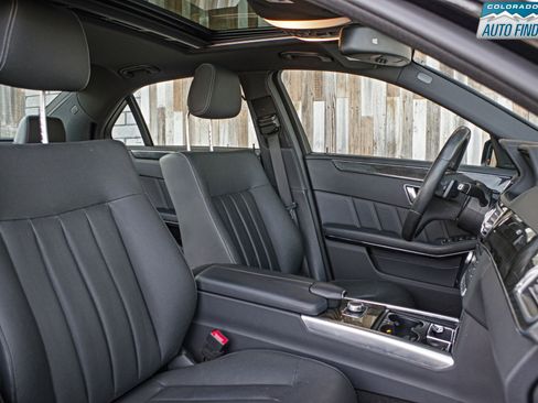 Used 2016 Mercedes-Benz E 400 4MATIC Sedan image 21