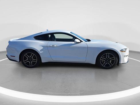 Used 2022 Ford Mustang Premium image 4