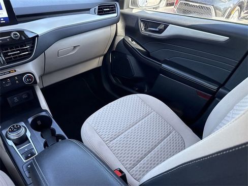Certified 2022 Ford Escape SE image 18