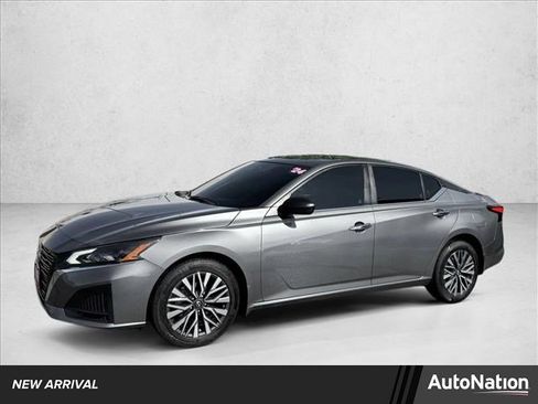 Used 2024 Nissan Altima 2.5 SV AWD/4WD image 1
