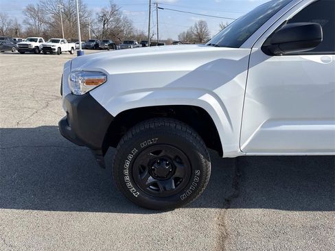 Used 2022 Toyota Tacoma SR5 image 27