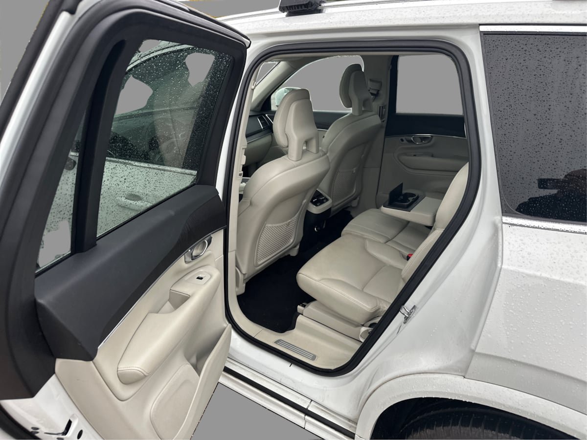 Used 2020 Volvo XC90 T6 Momentum w/ Protection Package Premier AWD/4WD image 37