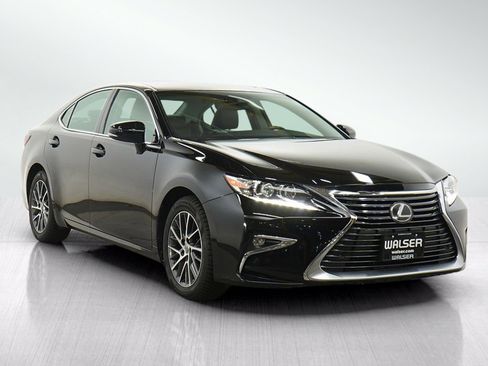 Used 2017 Lexus ES 350 w/ Luxury Package FWD image 7