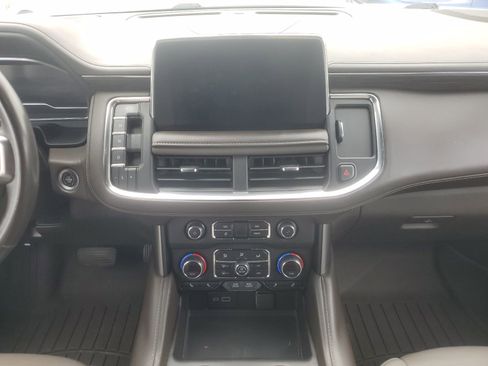 Used 2022 Chevrolet Suburban LT RWD image 10