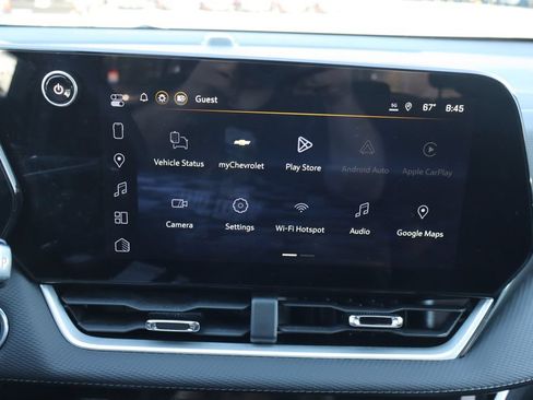Used 2026 Chevrolet Equinox LT w/ Safety and Technology Package FWD image 11