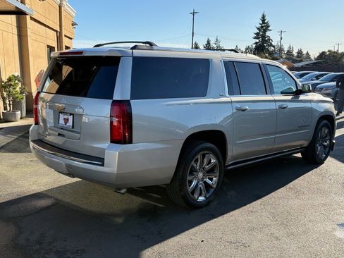 Used 2015 Chevrolet Suburban LTZ image 7