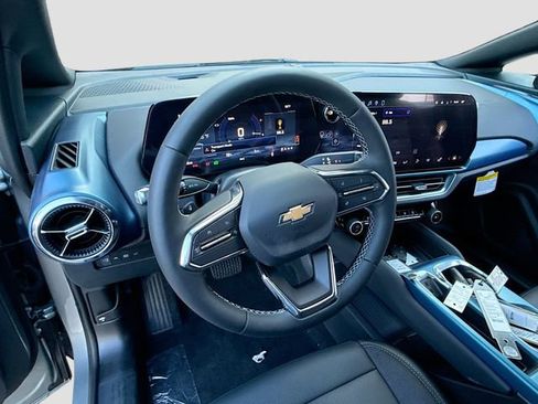 New 2026 Chevrolet Equinox EV LT image 12