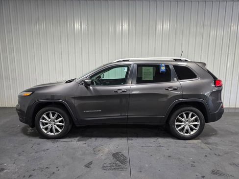 Used 2018 Jeep Cherokee Limited AWD/4WD image 4