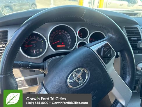 Used 2017 Toyota Sequoia SR5 AWD/4WD image 2