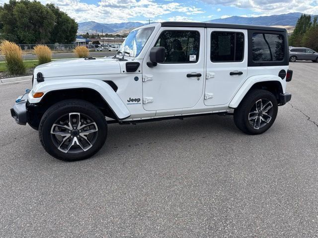 Used 2024 Jeep Wrangler Unlimited AWD/4WD image 2