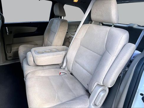 Used 2016 Honda Odyssey EX image 19