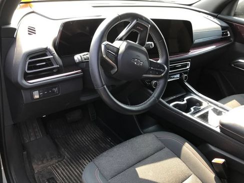 Used 2024 Chevrolet Traverse Z71 w/ LPO, Floor Liner Package AWD/4WD image 3