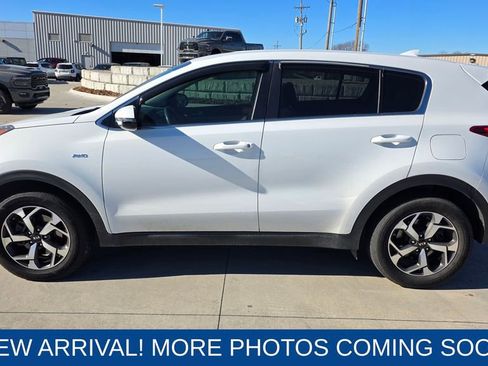 Used 2020 Kia Sportage LX w/ LX Popular Package image 2