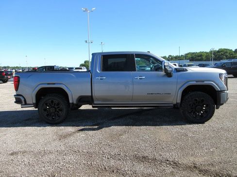 New 2026 GMC Sierra 3500 Denali Ultimate AWD/4WD image 3