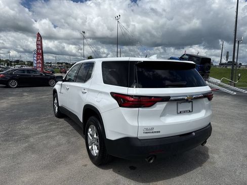 Used 2023 Chevrolet Traverse LS FWD image 12