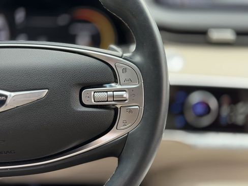 Used 2023 Genesis GV70 2.5T w/ Advanced Package image 45