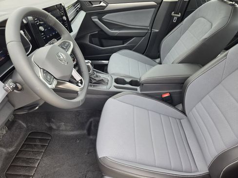 New 2027 Volkswagen Jetta SE FWD image 11