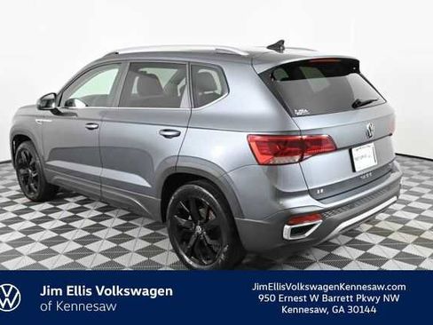 Certified 2023 Volkswagen Taos SE image 7