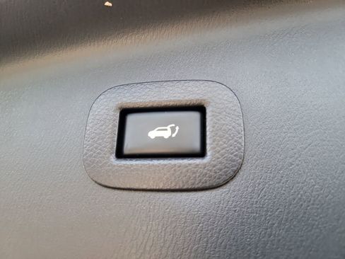 Used 2018 Nissan Armada SL w/ Premium Package image 8