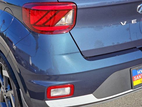 Used 2023 Hyundai Venue Limited image 35