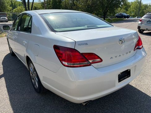 Used 2007 Toyota Avalon XLS FWD image 11