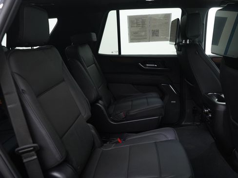 Used 2025 GMC Yukon Denali w/ Denali Reserve Package image 12