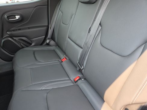 Used 2021 Jeep Renegade Limited AWD/4WD image 10