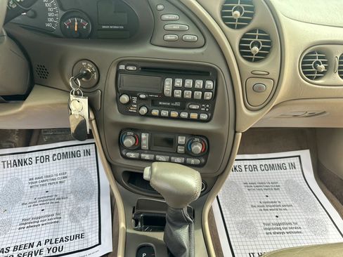 Used 2000 Pontiac Bonneville SLE FWD image 18