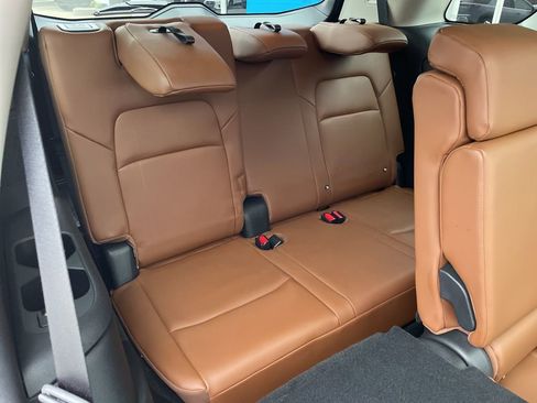 Used 2025 Nissan Pathfinder Platinum w/ Cargo Package image 41