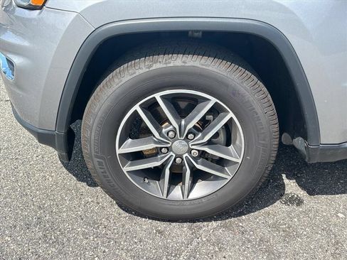 Used 2018 Jeep Grand Cherokee Limited w/ Trailer Tow Group IV AWD/4WD image 15