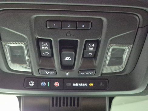 Used 2024 Chevrolet Silverado 3500 High Country w/ Technology Package image 20