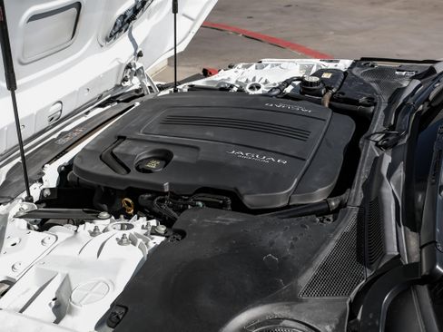 Used 2021 Jaguar F-TYPE Coupe image 41