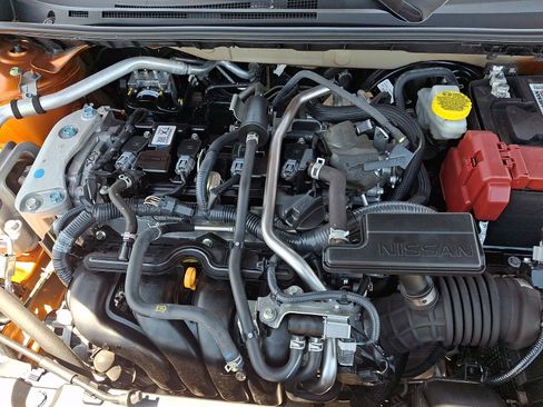 Used 2023 Nissan Sentra SR w/ SR Premium Package FWD image 28