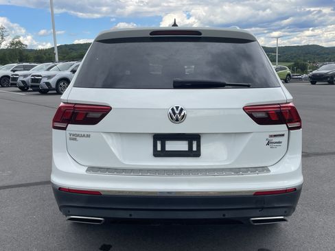 Used 2020 Volkswagen Tiguan SEL AWD/4WD image 4