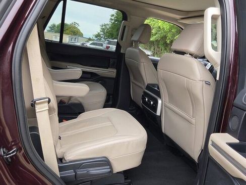 Used 2024 Ford Expedition Limited RWD image 16