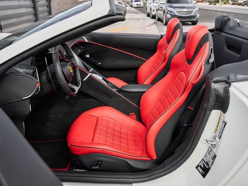 Used 2024 Ferrari Roma Spider image 32