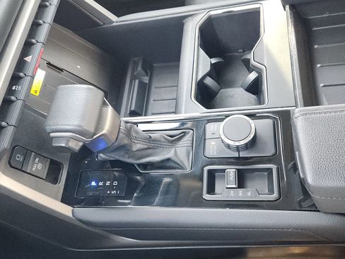 Used 2022 Toyota Tundra Limited image 24