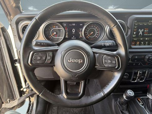 Certified 2022 Jeep Gladiator Sport AWD/4WD image 16